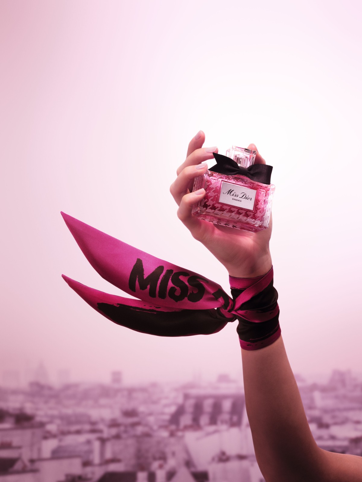 F106_MD_ESSENCE_25_D10B_Main_foulard_V05_MD_F39.jpg
