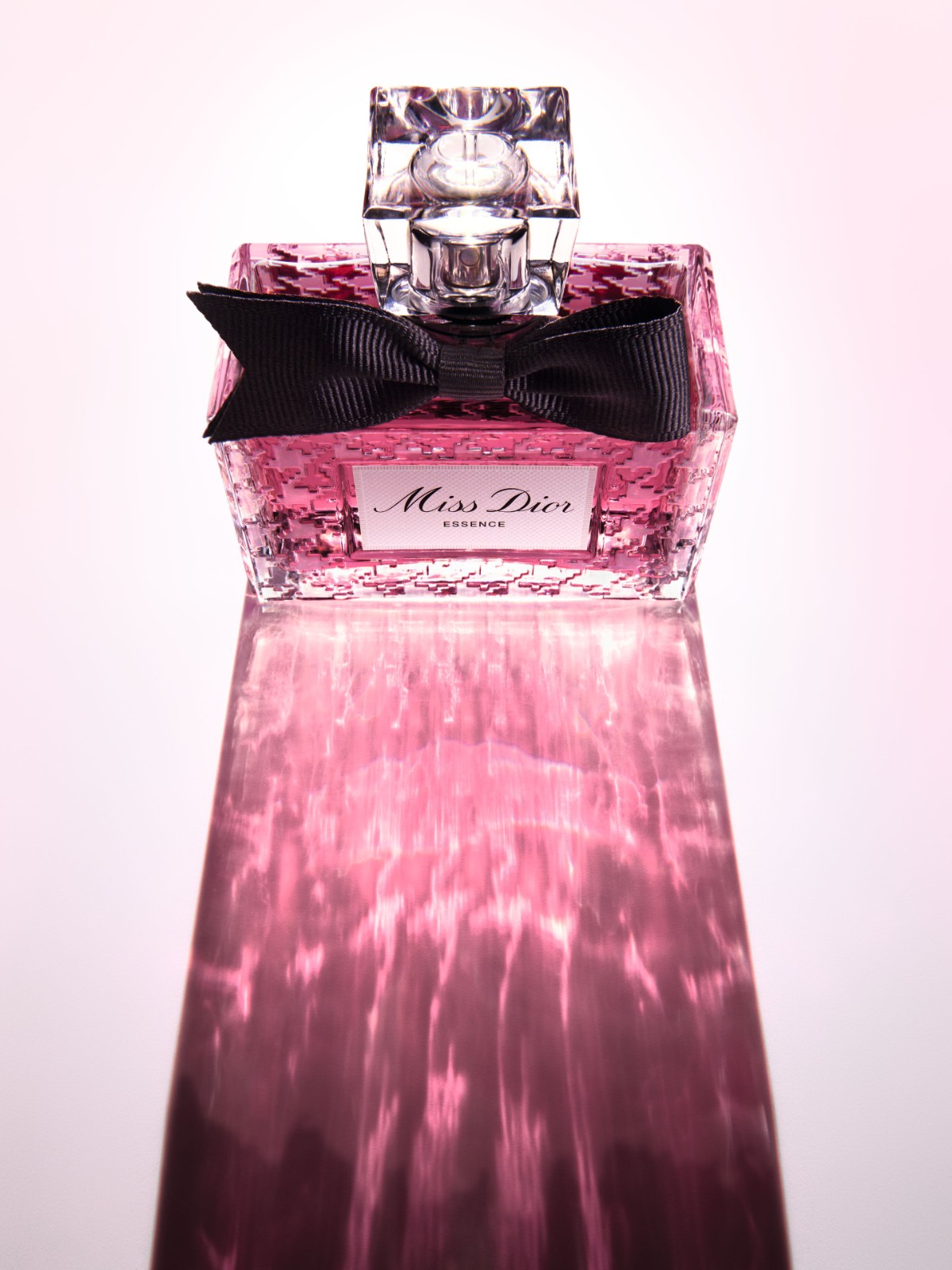 F106_MD_ESSENCE_25_D09E_Pack_Top_Shot_reflet_MD_F39.jpg