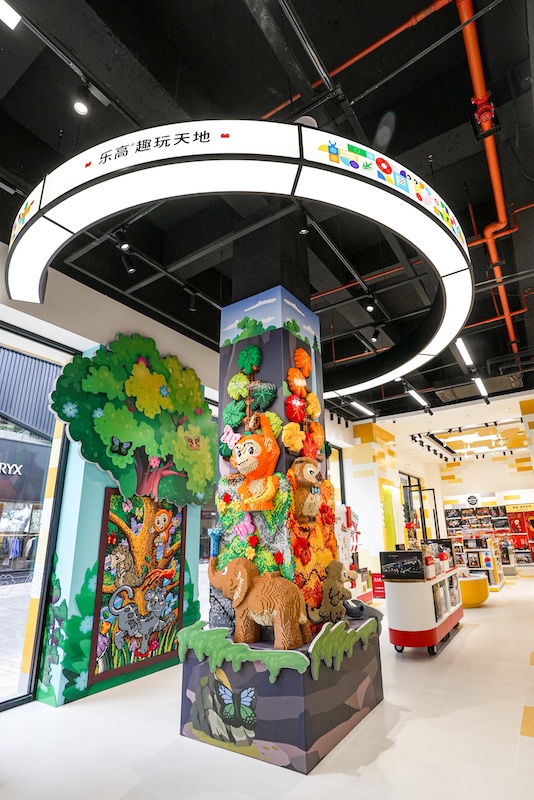5. 昆明乐高品牌标杆店空镜图_乐高趣玩天地.jpg